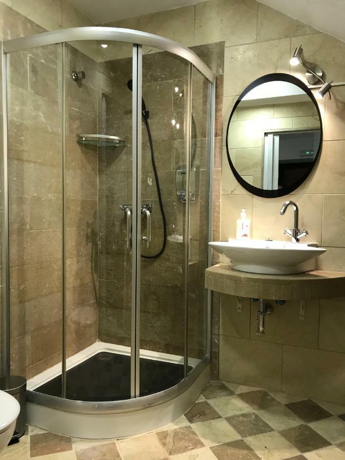 Loft Arco Del Cristo. Apartment Caces Екстериор снимка